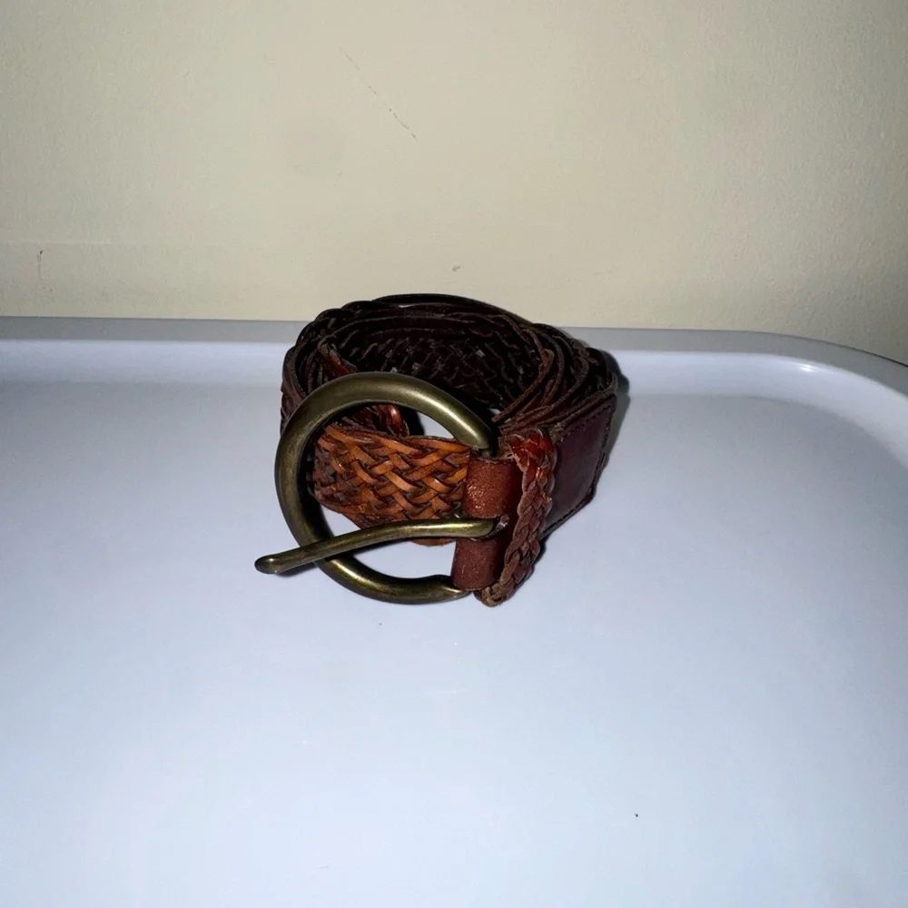 Eddie Bauer Brown Woven Leather Belt with Brass-Tone Round Buckle - Picture 2 of 7